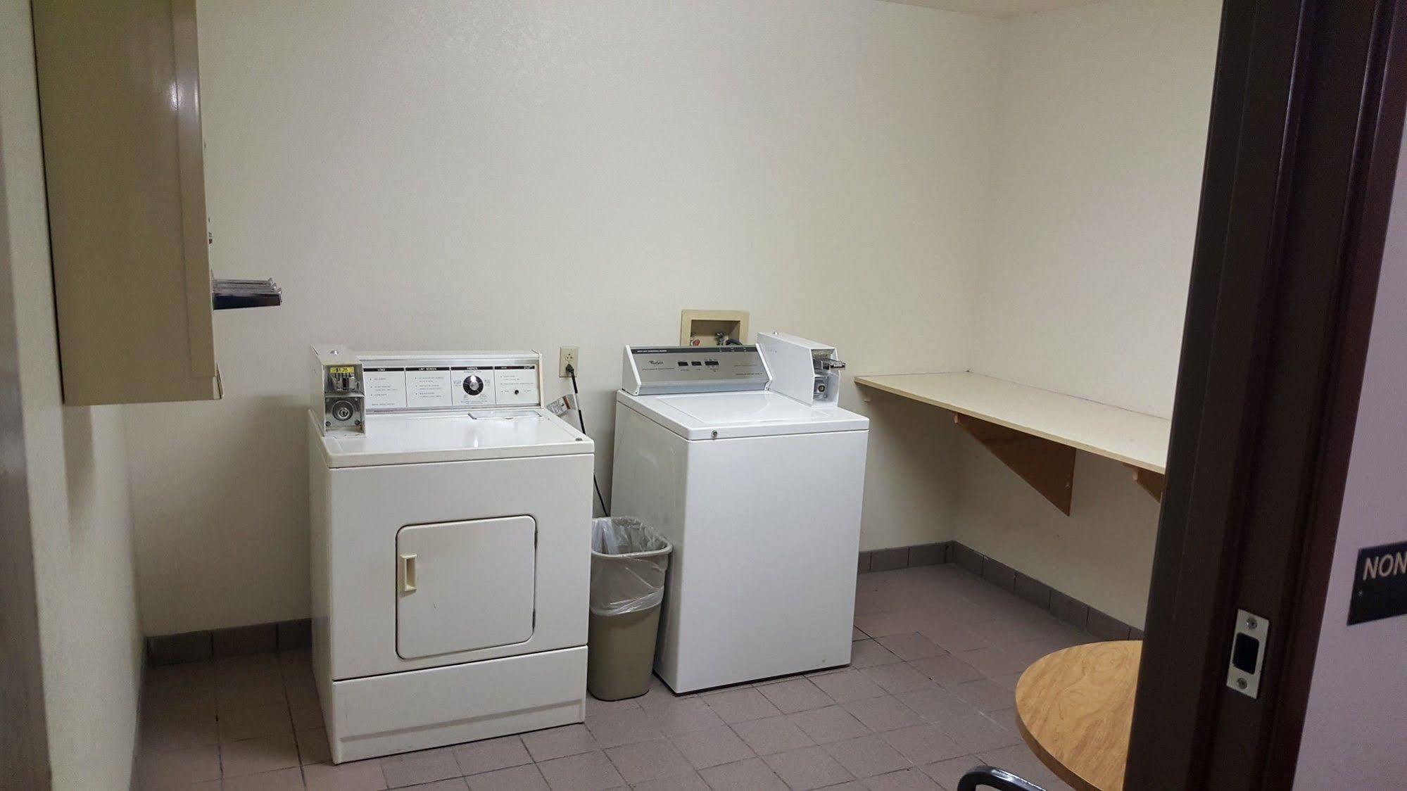 Super 8 By Wyndham Harlingen Tx Ξενοδοχείο Εξωτερικό φωτογραφία
